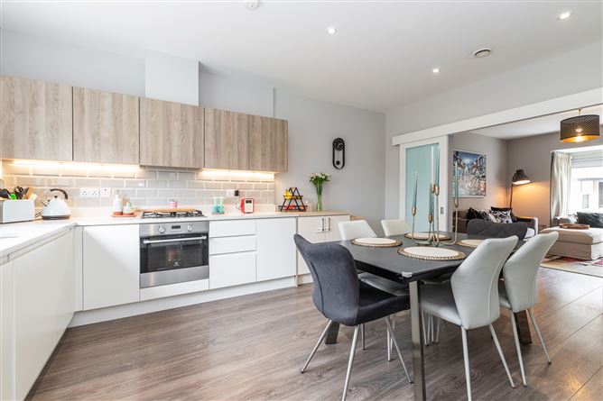 9 Larkfield Walk, Leopardstown, Dublin 18