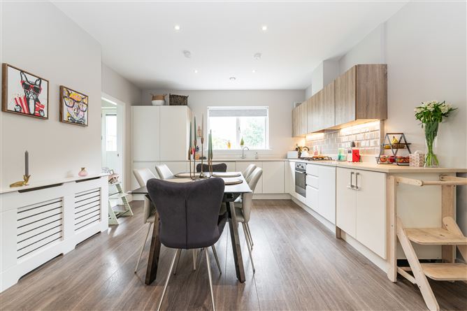9 Larkfield Walk, Leopardstown, Dublin 18