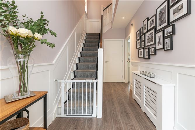 9 Larkfield Walk, Leopardstown, Dublin 18