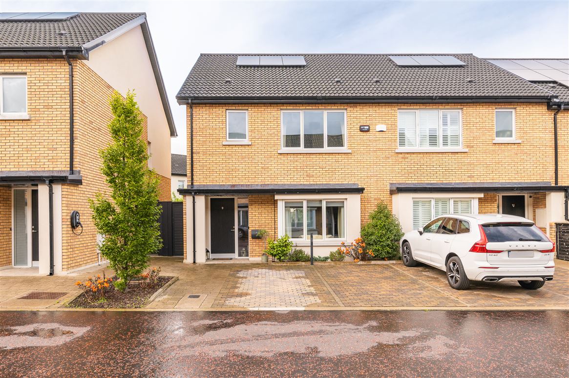 9 Larkfield Walk, Leopardstown, Dublin 18