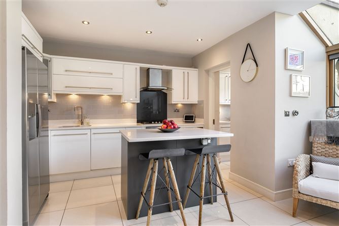 2 Brehon Court, Harold's Grange Road, Rathfarnham, Dublin 16