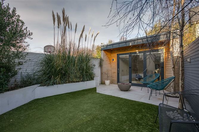 2 Brehon Court, Harold's Grange Road, Rathfarnham, Dublin 16