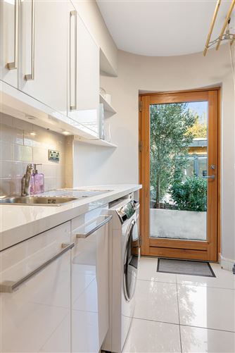 2 Brehon Court, Harold's Grange Road, Rathfarnham, Dublin 16