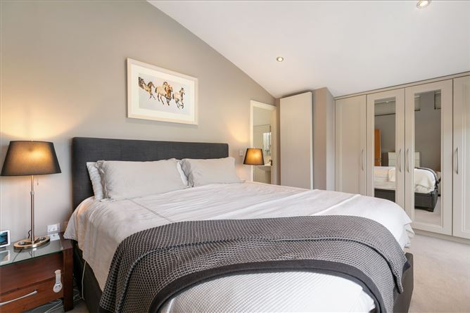 2 Brehon Court, Harold's Grange Road, Rathfarnham, Dublin 16