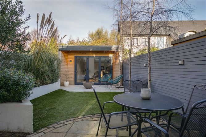 2 Brehon Court, Harold's Grange Road, Rathfarnham, Dublin 16