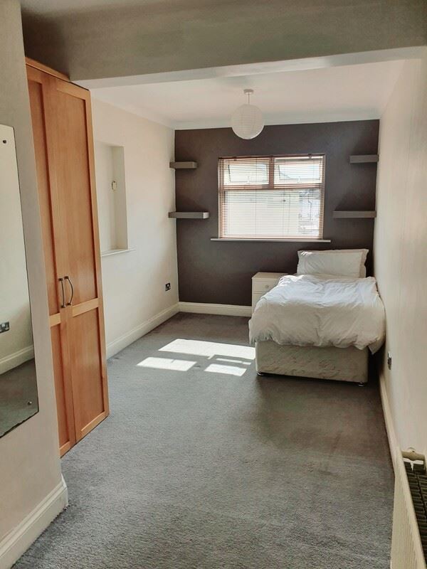 Spacious Ensuite Single Bedroom, Dublin