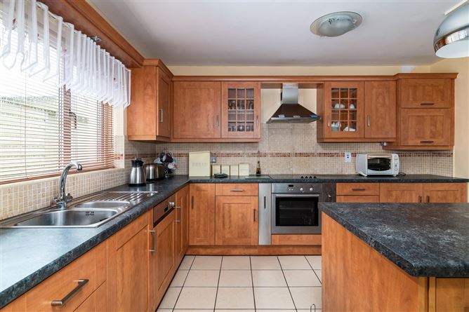 18 Bally Too Manor, Tarmonbarry, Co. Roscommon.