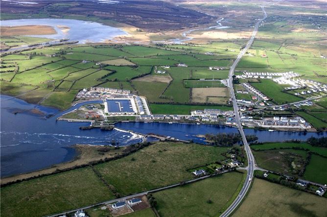 18 Bally Too Manor, Tarmonbarry, Co. Roscommon.