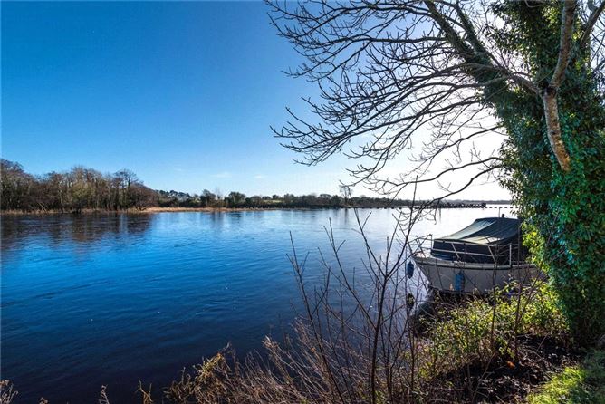 18 Bally Too Manor, Tarmonbarry, Co. Roscommon.