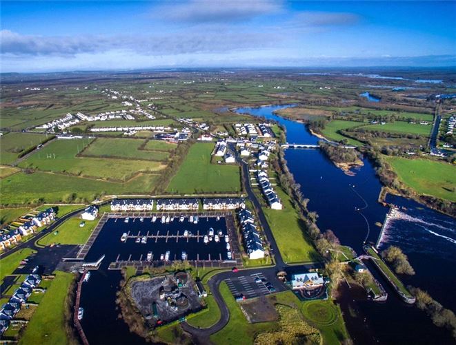 18 Bally Too Manor, Tarmonbarry, Co. Roscommon.