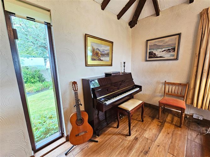 Manusmore, Clarecastle, Ennis, Co. Clare