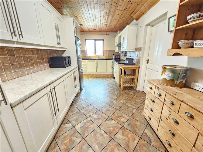 Manusmore, Clarecastle, Ennis, Co. Clare