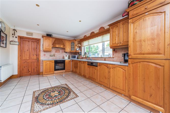 https://photos-a.propertyimages.ie/media/9/1/6/4962619/1ed7b59b-7b7c-486c-8cc8-5c148f329748_l.jpg