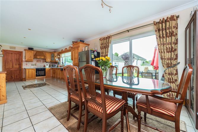 https://photos-a.propertyimages.ie/media/9/1/6/4962619/1ed7b59b-7b7c-486c-8cc8-5c148f329748_l.jpg