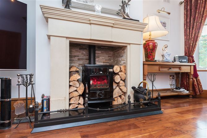 https://photos-a.propertyimages.ie/media/9/1/6/4962619/1ed7b59b-7b7c-486c-8cc8-5c148f329748_l.jpg