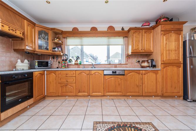 https://photos-a.propertyimages.ie/media/9/1/6/4962619/1ed7b59b-7b7c-486c-8cc8-5c148f329748_l.jpg
