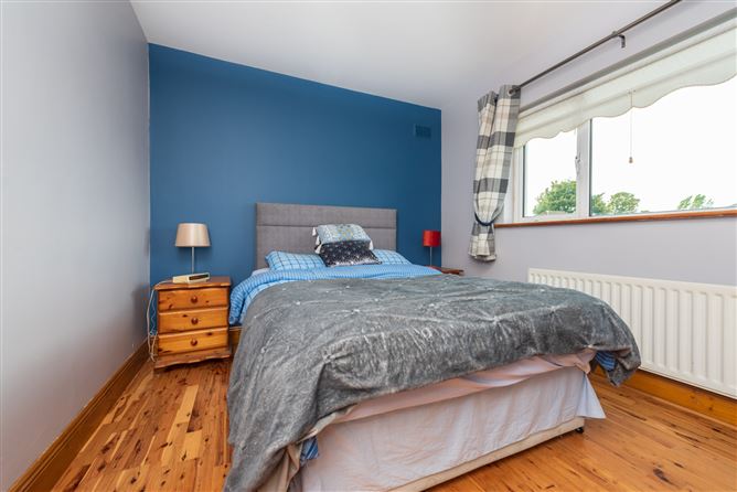 https://photos-a.propertyimages.ie/media/9/1/6/4962619/1ed7b59b-7b7c-486c-8cc8-5c148f329748_l.jpg