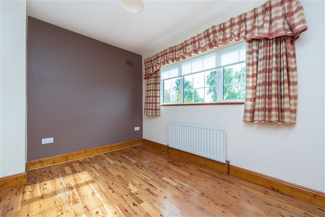 https://photos-a.propertyimages.ie/media/9/1/6/4962619/1ed7b59b-7b7c-486c-8cc8-5c148f329748_l.jpg