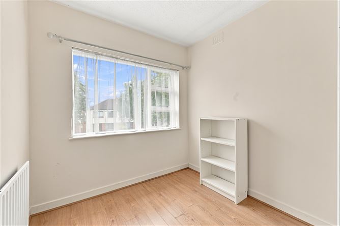 Photo 13 of 14 — 12 Heather Grove, Marlay Wood, Rathfarnham, Dublin 16