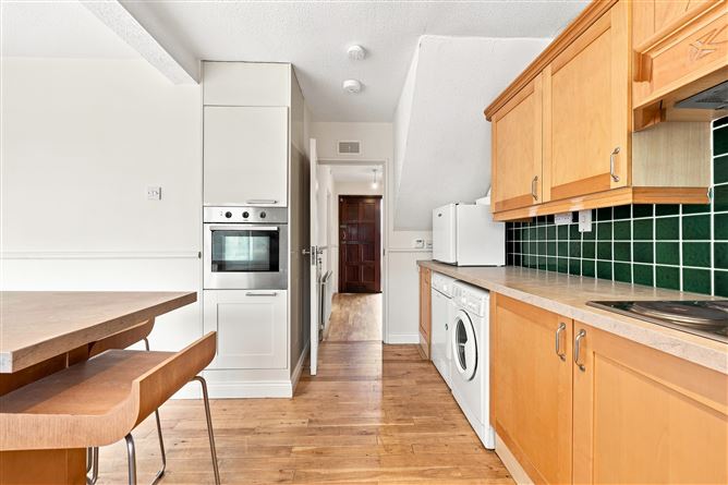 Photo 5 of 14 — 12 Heather Grove, Marlay Wood, Rathfarnham, Dublin 16