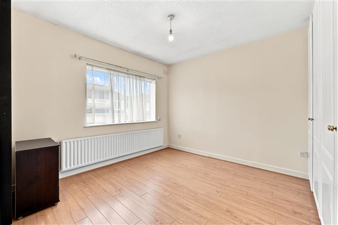 Photo 12 of 14 — 12 Heather Grove, Marlay Wood, Rathfarnham, Dublin 16