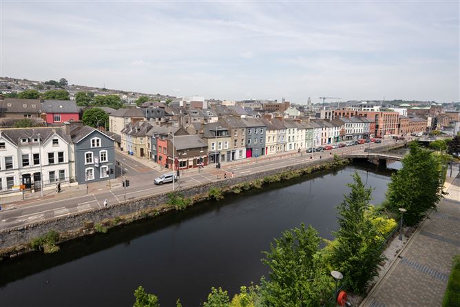 24 The Fastnet, Lancaster Gate, Lancaster Quay, Cork