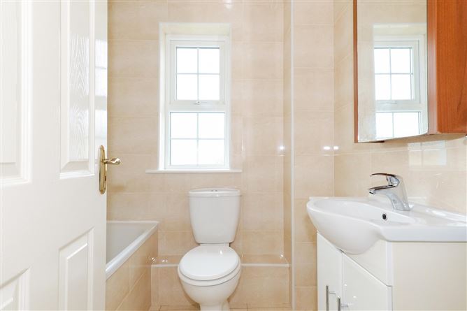 38 Claremont Park, Circular Road, Rahoon, Galway