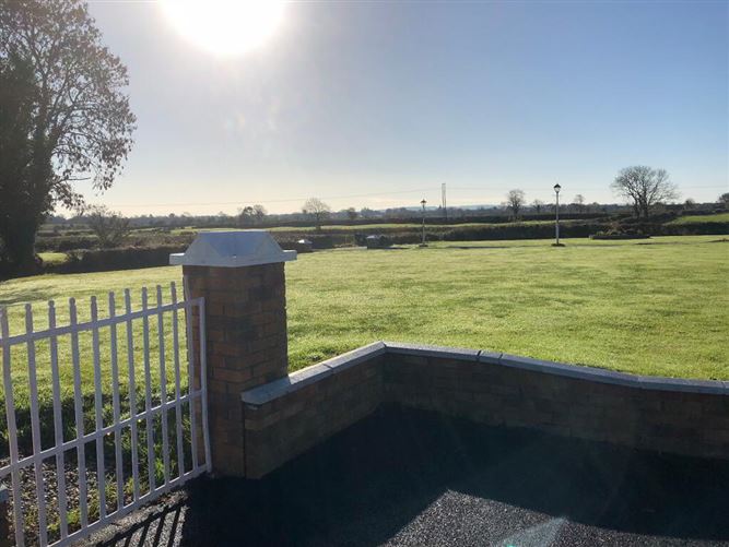 Ashdale House On 2.3 Acres, Roxborough, Roscommon