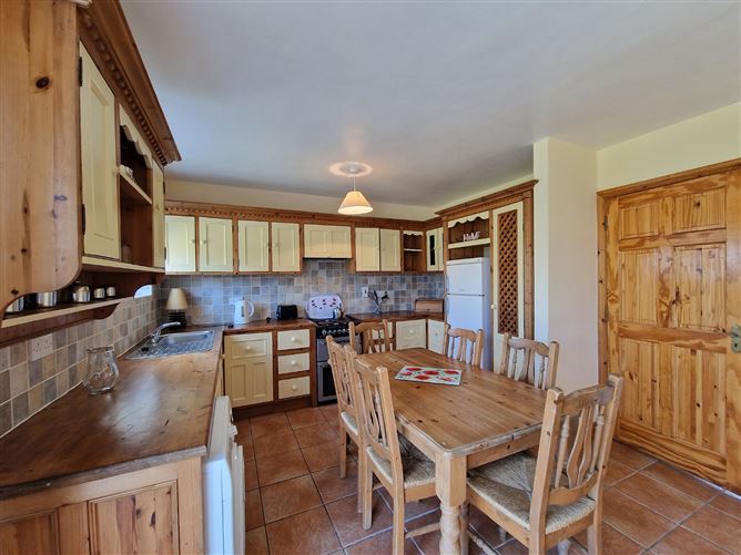 8 Atlantean Cottages, Miltown Road, Kilkee, Co. Clare