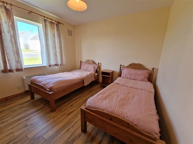 8 Atlantean Cottages, Miltown Road, Kilkee, Co. Clare