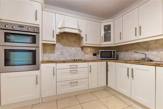 18 Roebuck Hall, The Palms, Clonskeagh, Dublin 14