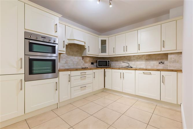 18 Roebuck Hall, The Palms, Clonskeagh, Dublin 14