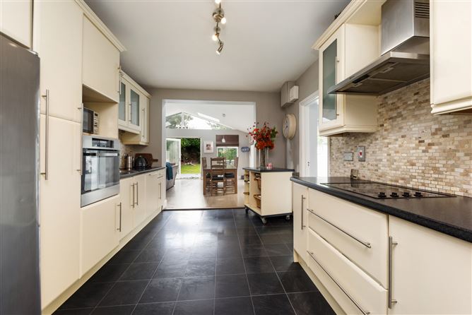 24 Pine Valley Grove, Rathfarnham, Dublin 16