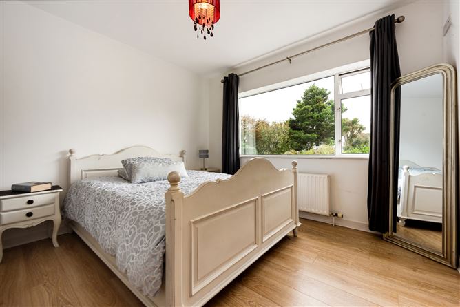 24 Pine Valley Grove, Rathfarnham, Dublin 16