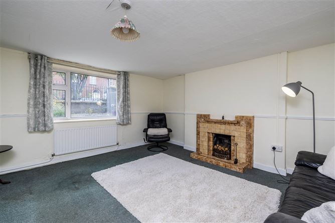 https://photos-a.propertyimages.ie/media/9/1/8/4956819/4b2fa7a0-dd12-4eb7-a6a3-0d2e015649a0_l.jpg