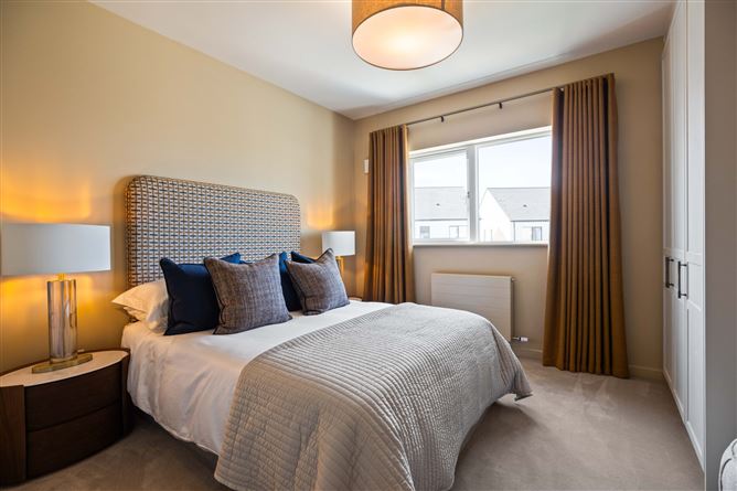 https://photos-a.propertyimages.ie/media/9/1/8/5002819/5bab8353-3d08-4676-8b88-dfde9e3ea73a_l.jpg