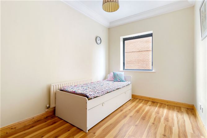 5 Barrow House, Custom House Square, IFSC, Dublin 1