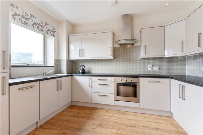 18 Raglan House, Ballsbridge Court, Ballsbridge, Dublin 4