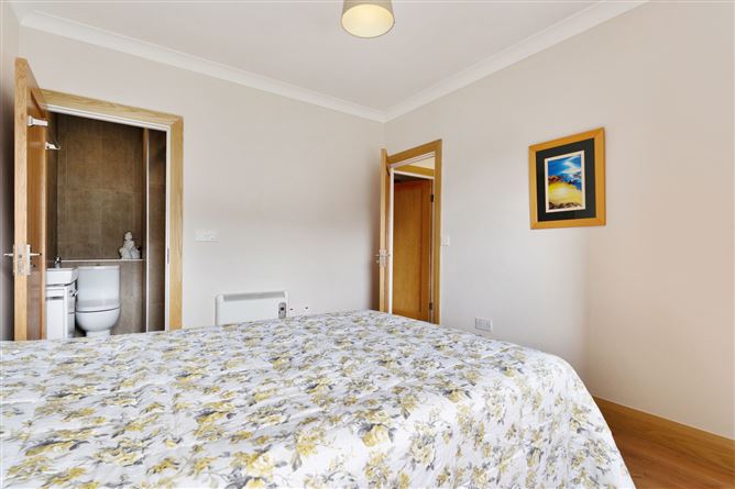 18 Raglan House, Ballsbridge Court, Ballsbridge, Dublin 4