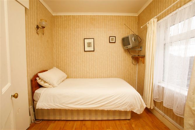 27 St Johns Park, Tralee, Co. Kerry