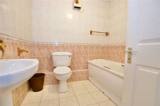 3 Irishtown Central, Athlone, Co. Westmeath