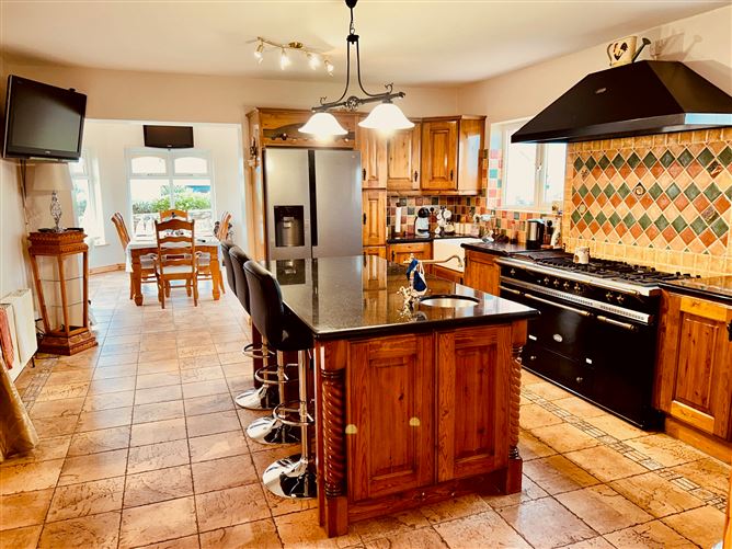 7 Cois Farraige, Magheracar, Bundoran, Donegal