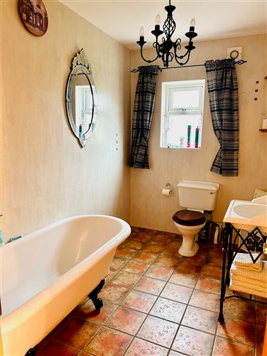 7 Cois Farraige, Magheracar, Bundoran, Donegal