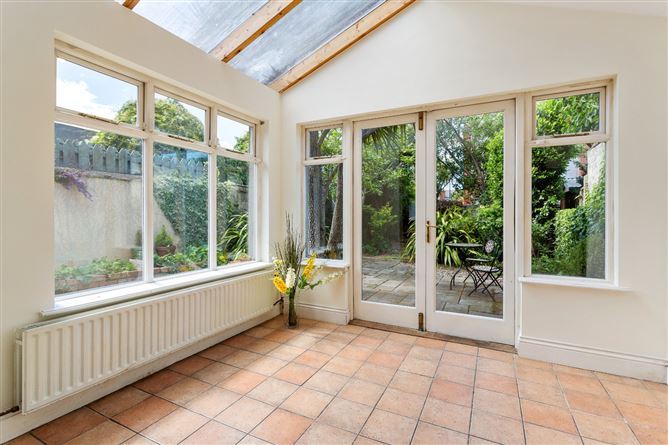 6 Holyrood Park, Sandymount, Dublin 4
