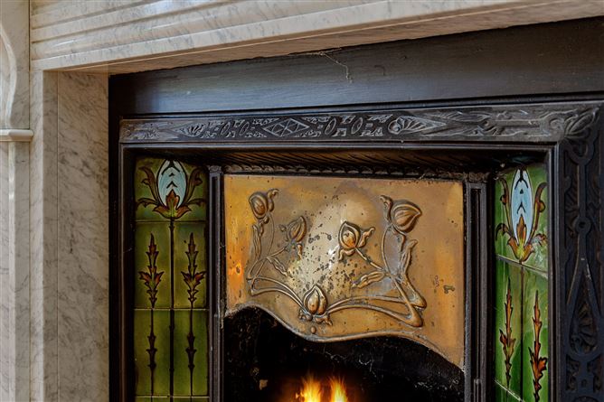 6 Holyrood Park, Sandymount, Dublin 4