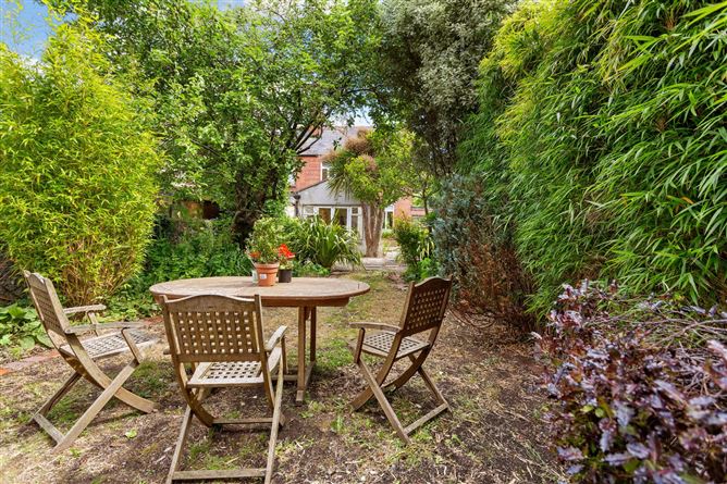 6 Holyrood Park, Sandymount, Dublin 4