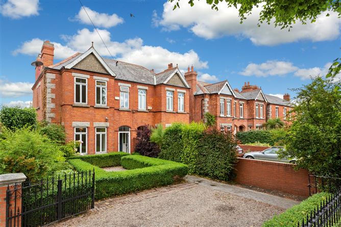 6 Holyrood Park, Sandymount, Dublin 4
