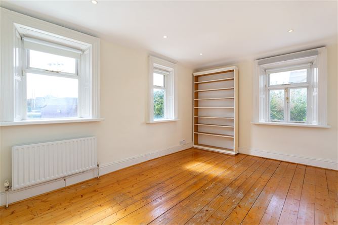 6 Holyrood Park, Sandymount, Dublin 4