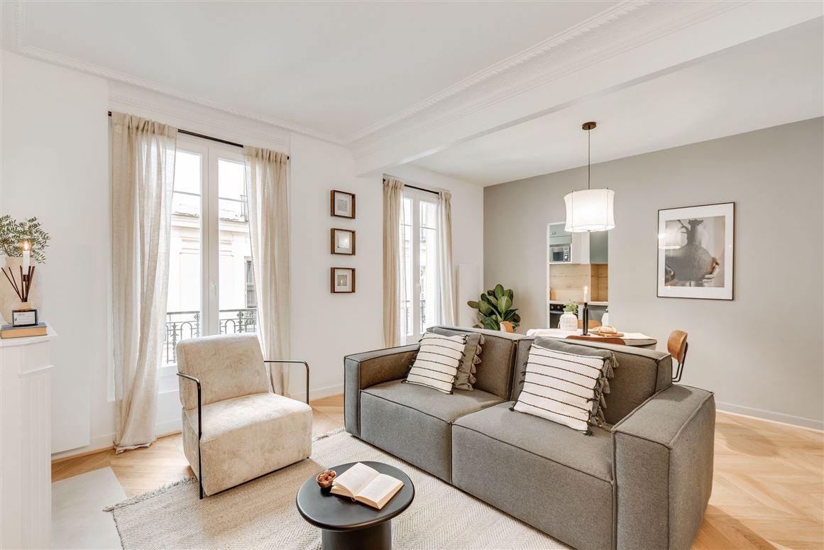 Parisian Hush,Paris,Île-de-France,France