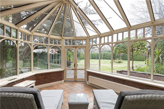 https://photos-a.propertyimages.ie/media/9/1/9/4918919/211555c5-9477-44b8-a5cf-4269932aa6de_l.jpg